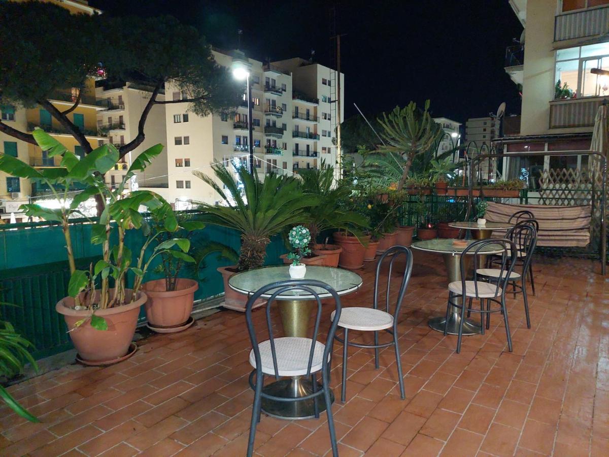 Apartmán Domus Cesare Neapol Exteriér fotografie